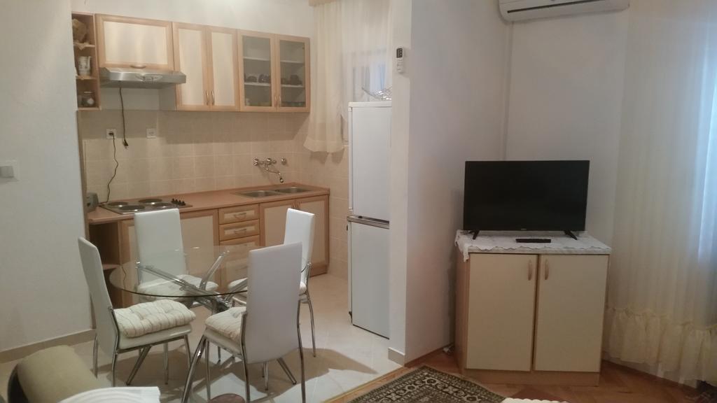 Apartment B&K Raslina المظهر الخارجي الصورة