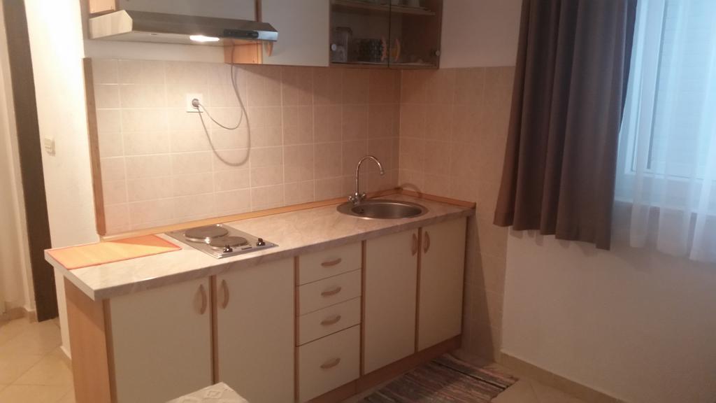 Apartment B&K Raslina المظهر الخارجي الصورة
